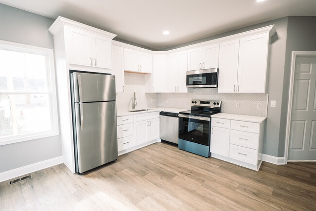 Building Photo - Unit A