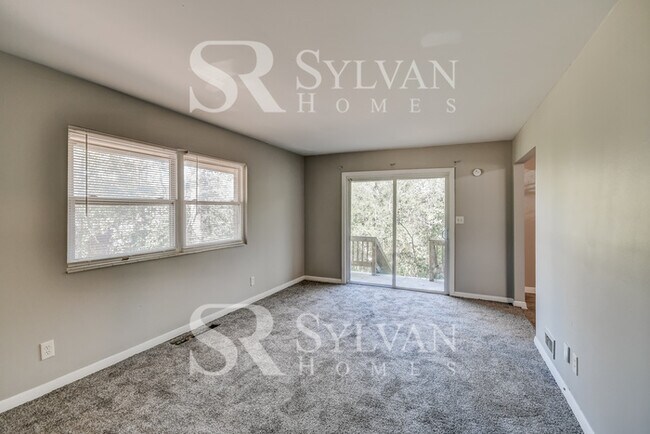 Foto del edificio - Spacious & Serene: 3-Bedroom Ranch for Pea...