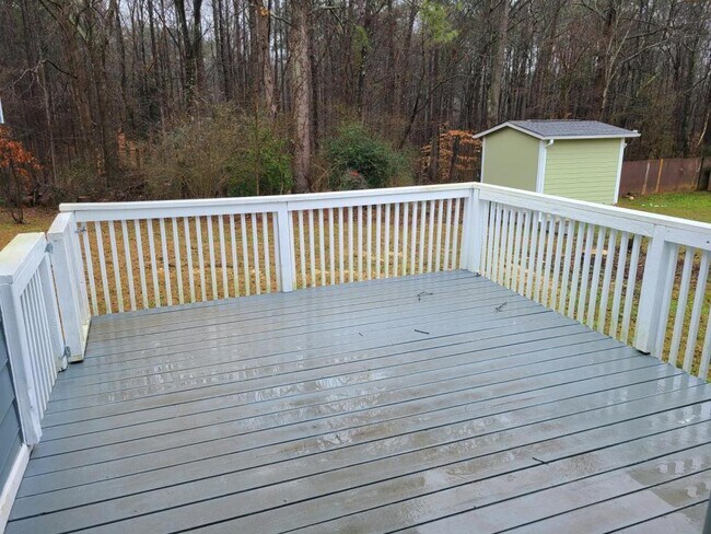 Building Photo - 257 Omega Dr