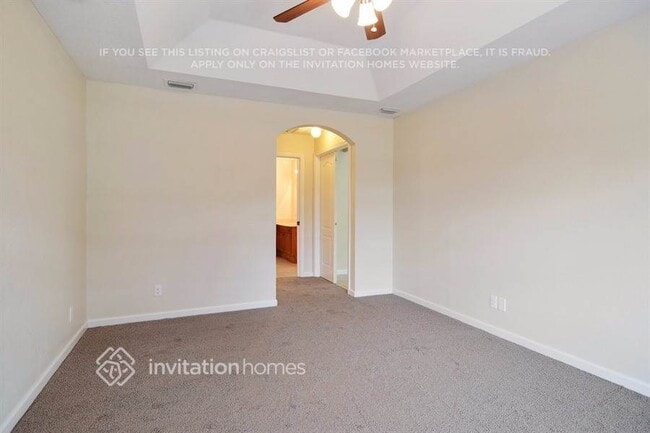 Building Photo - 1070 SW Aurelia Ave