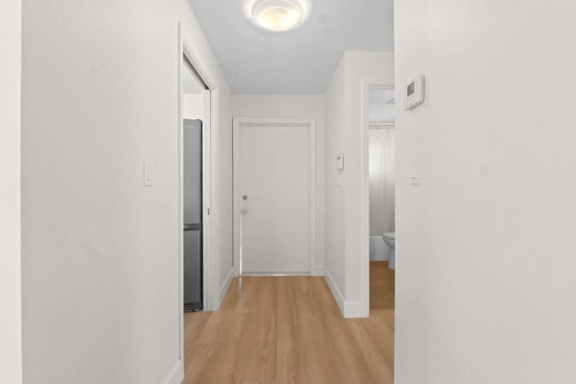 Building Photo - 5720 Parke Ave