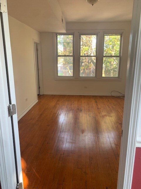 Foto del edificio - 5032 S Marshfield Ave