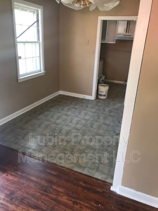 Building Photo - 3093 Saint Charles Dr