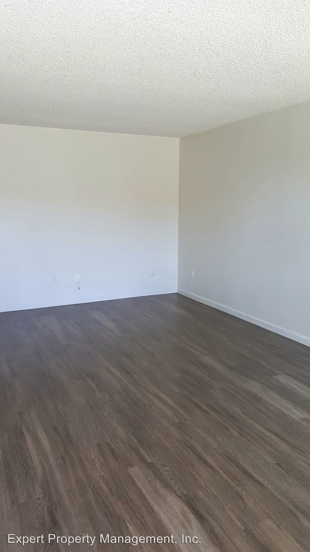 Building Photo - 1855 Bayview Heights Dr