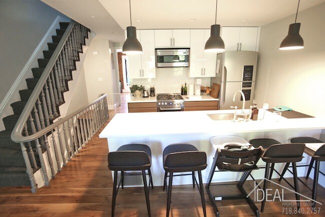 Foto del edificio - 238 Decatur St