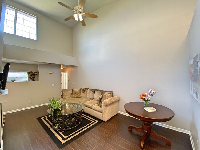 Building Photo - 2860 W Centennial Dr