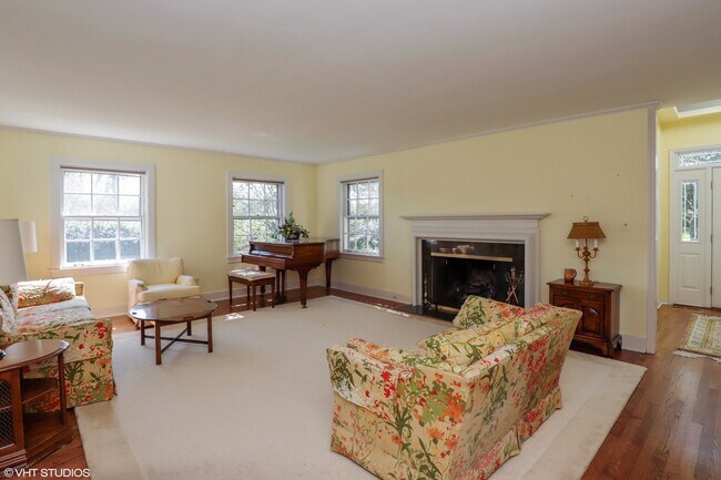 Foto del edificio - 27877 N Bradley Rd