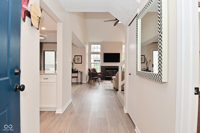 Building Photo - 9477 Aberdare Dr