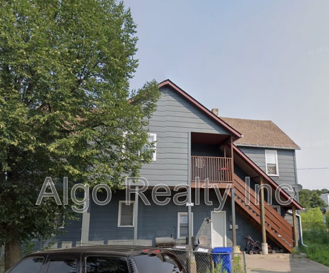 Building Photo - 1012 7th St E