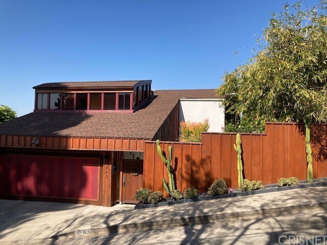 Primary Photo - 1743 N Dillon St