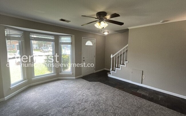 Building Photo - 2 Bed/1.5 Bath Townhome with Fenced Yard / Pet-Friendly / Available Now!