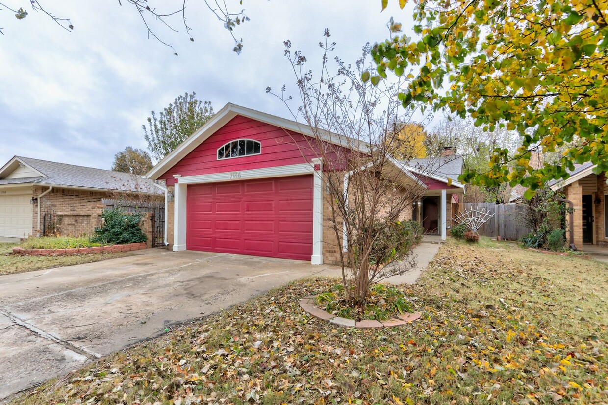 Foto principal - 3 bed 2 bath home in Oklahoma City, Ok