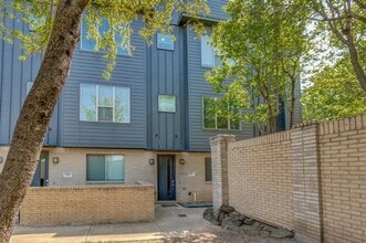 Building Photo - 3023 Clamath Dr
