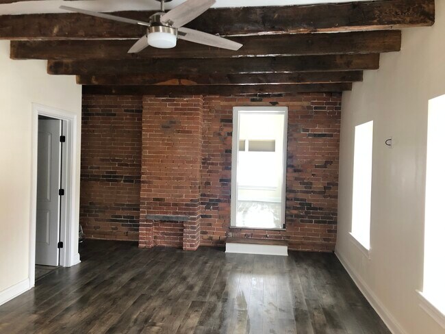 interior brick walls - 74 Warren St