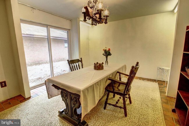 Foto del edificio - 22694 Evergreen Mills Rd