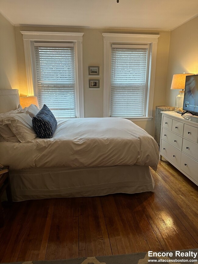 Building Photo - 110 Brainerd Rd