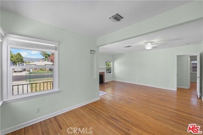 Foto del edificio - 1021 N Frederic St