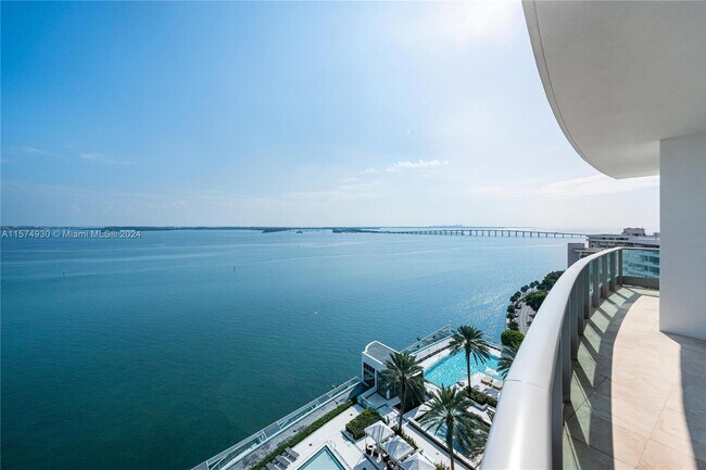 Foto del edificio - 1331 Brickell Bay Dr