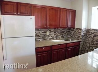 Foto del edificio - 464 Central Ave