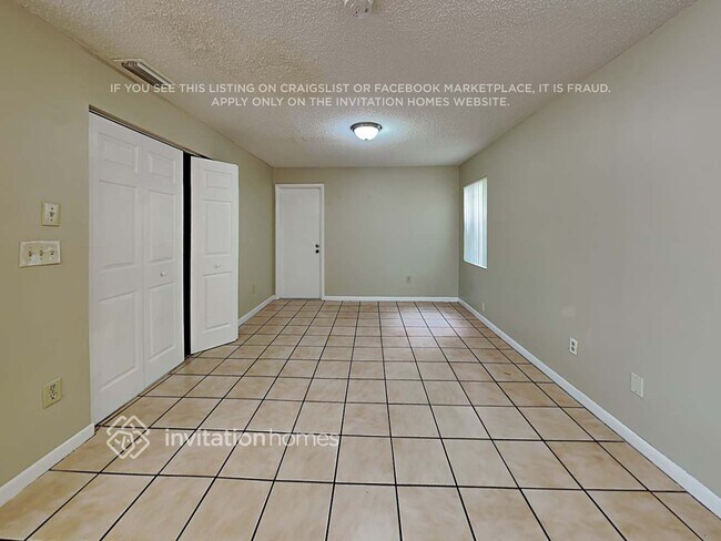 Foto del edificio - 811 NW 98th Ave