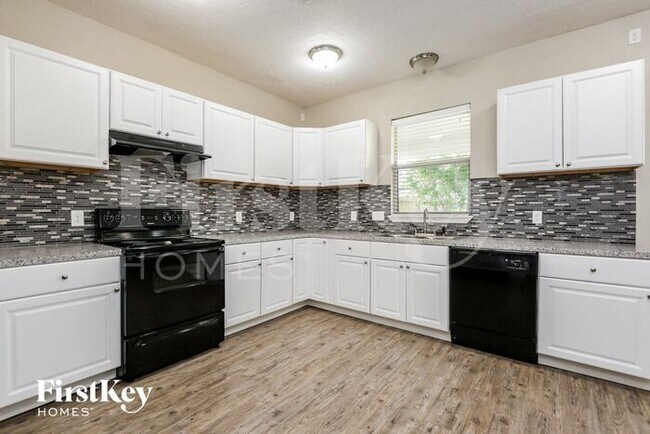 Building Photo - 8207 Sugar Cane Dr