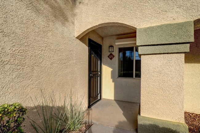 Building Photo - 7885 W Flamingo Rd