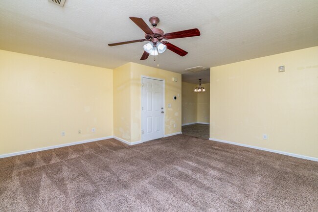 Foto del edificio - 1667 Maple View Way