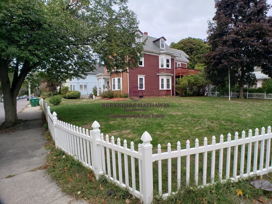 44 Sharon St Unit 1, Medford, MA 02155 Condo for Rent in Medford, MA