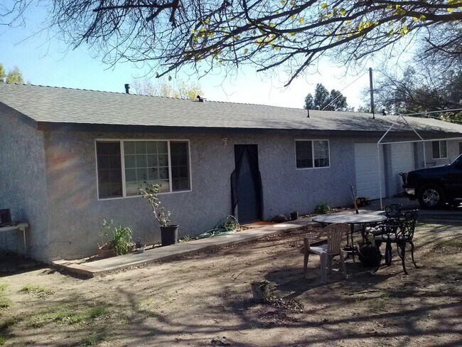 Building Photo - 18267 Athol St