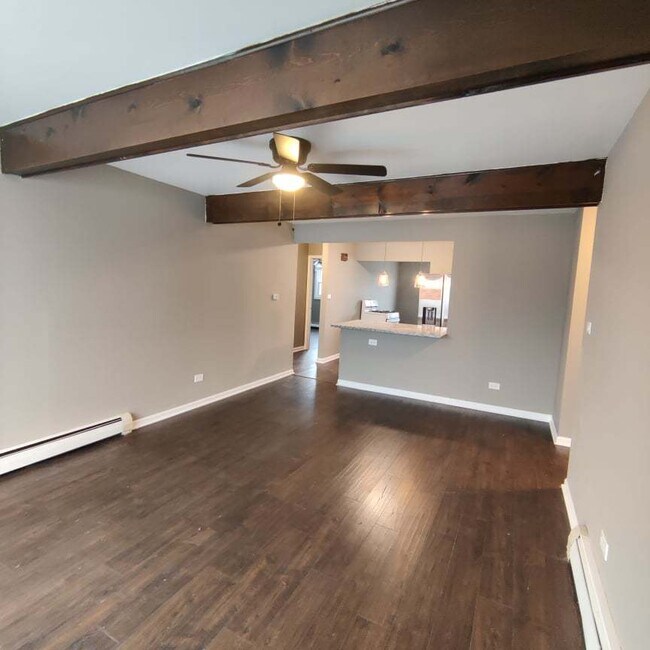 Building Photo - 5633 Edge Lake Dr