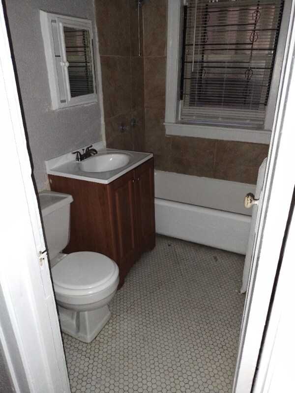 Building Photo - 1650 W 82nd St