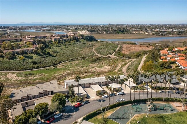 Foto del edificio - 745 Domingo Dr