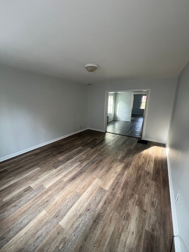 Building Photo - Renovated 2 BD, 1 BA Home in Lancaster!