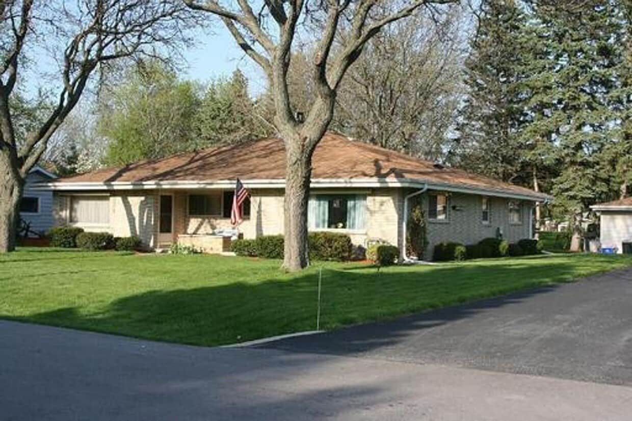Primary Photo - 1303-106th