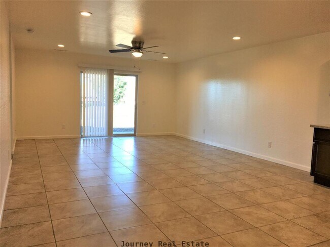 Building Photo - 4441 N Miner Rd