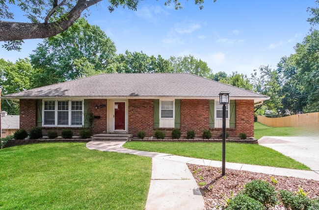 Building Photo - 15001 E 39 Terrace S