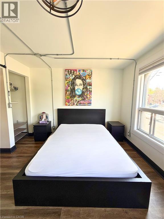 Building Photo - 1129 Main St E