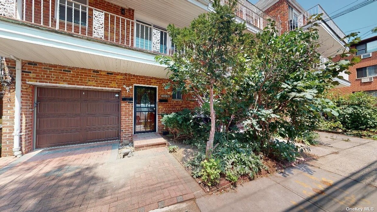 Foto principal - 135-35 82nd Ave