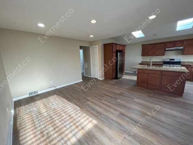 Building Photo - 30636 Calahan Rd
