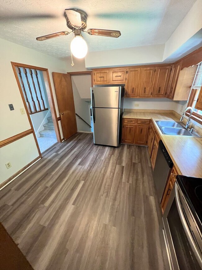 Foto del edificio - 4 Bedroom Home in Lynchburg