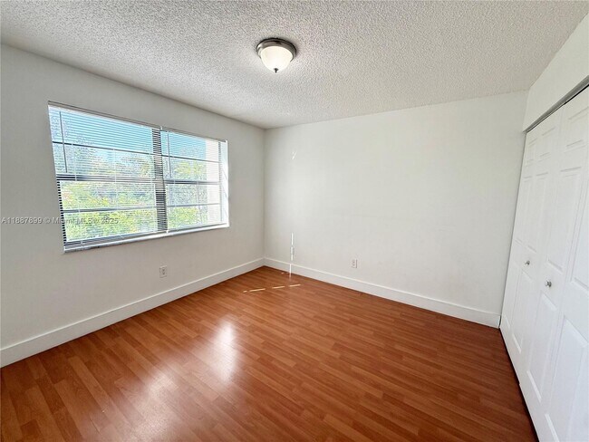 Foto del edificio - 9301 SW 92nd Ave