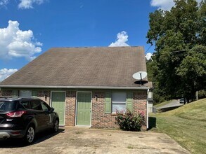 Building Photo - 3309-3311 Steeple Cir NE