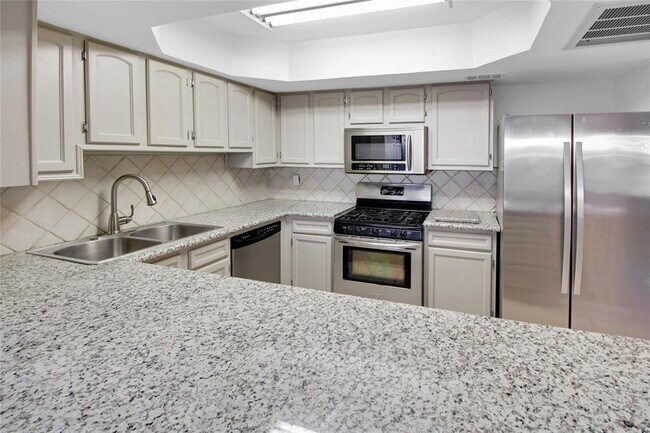 Foto del edificio - 10504 Hammerly Blvd