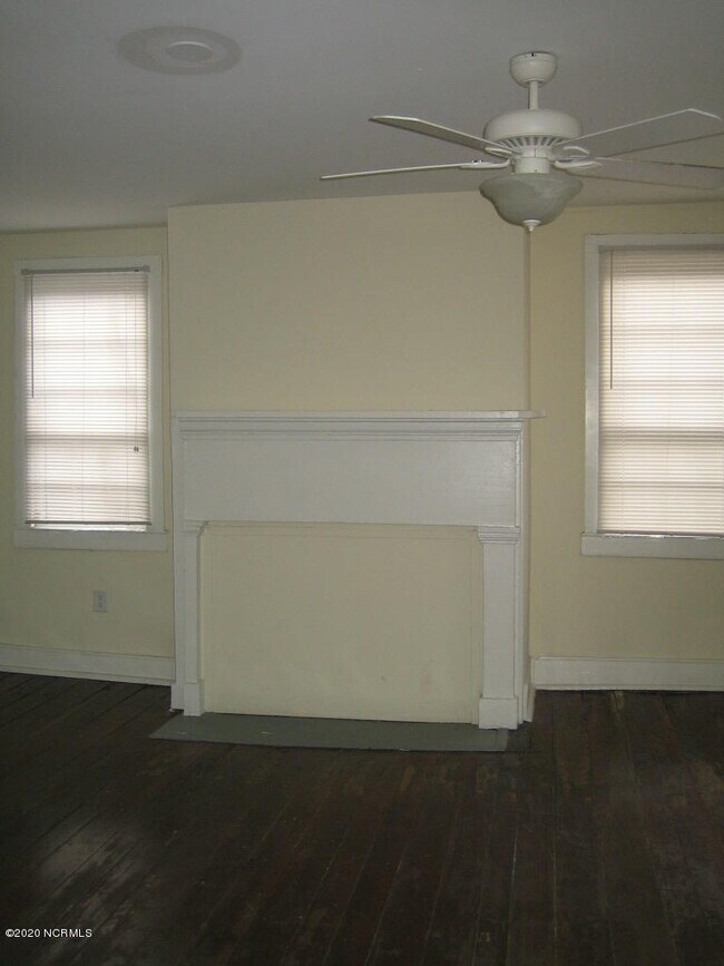 Building Photo - 317 N 4th St