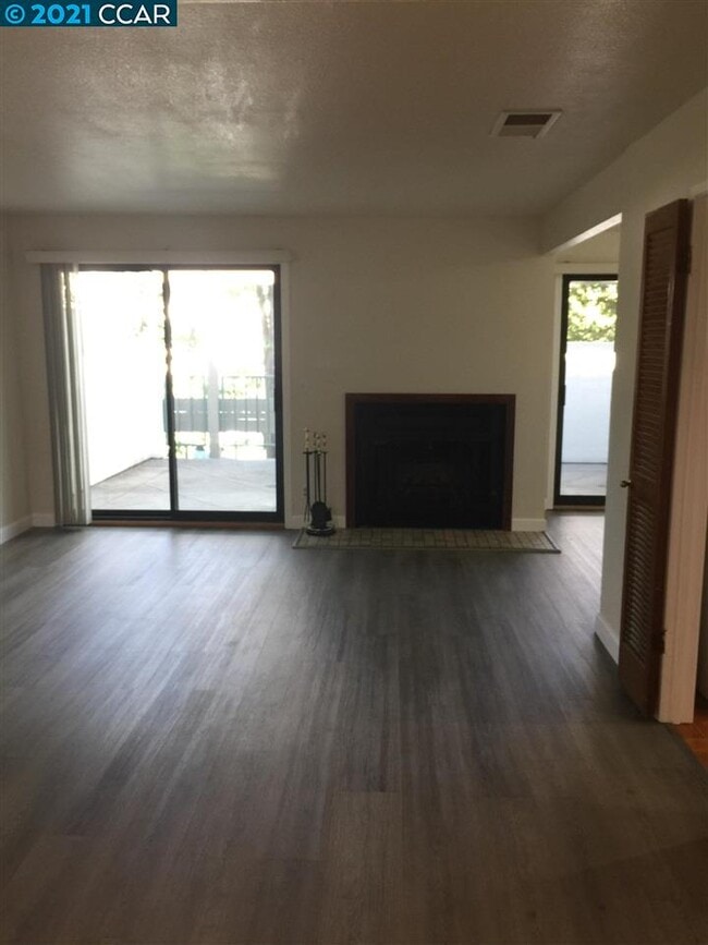 Building Photo - 56 Mozden Ln