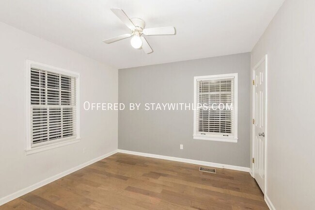 Foto del edificio - 820 Loeb St