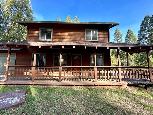 Building Photo - 2 Bedroom 2 Bathroom 2 Story House Walking...