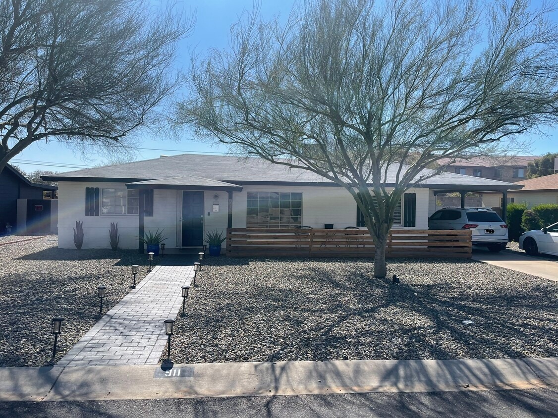 911 E San Juan Ave, Phoenix, AZ 85014 House for Rent in Phoenix, AZ