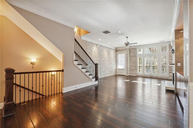 Building Photo - 1608 Durden Rd NE