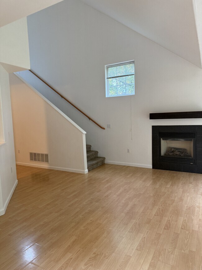 Building Photo - 4674 Mainsail Ave